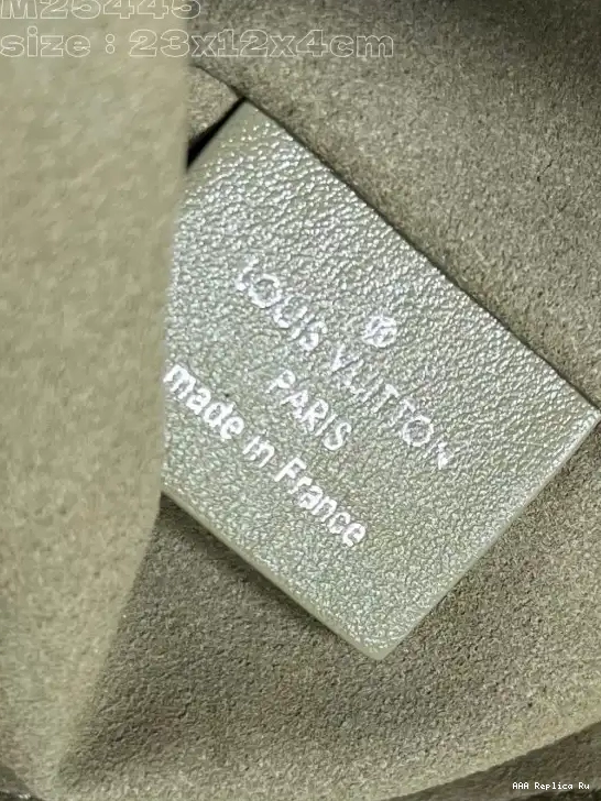 AAA Pruses Bags Trunk-23*12*4CM Slim Louis Vuitton 0611